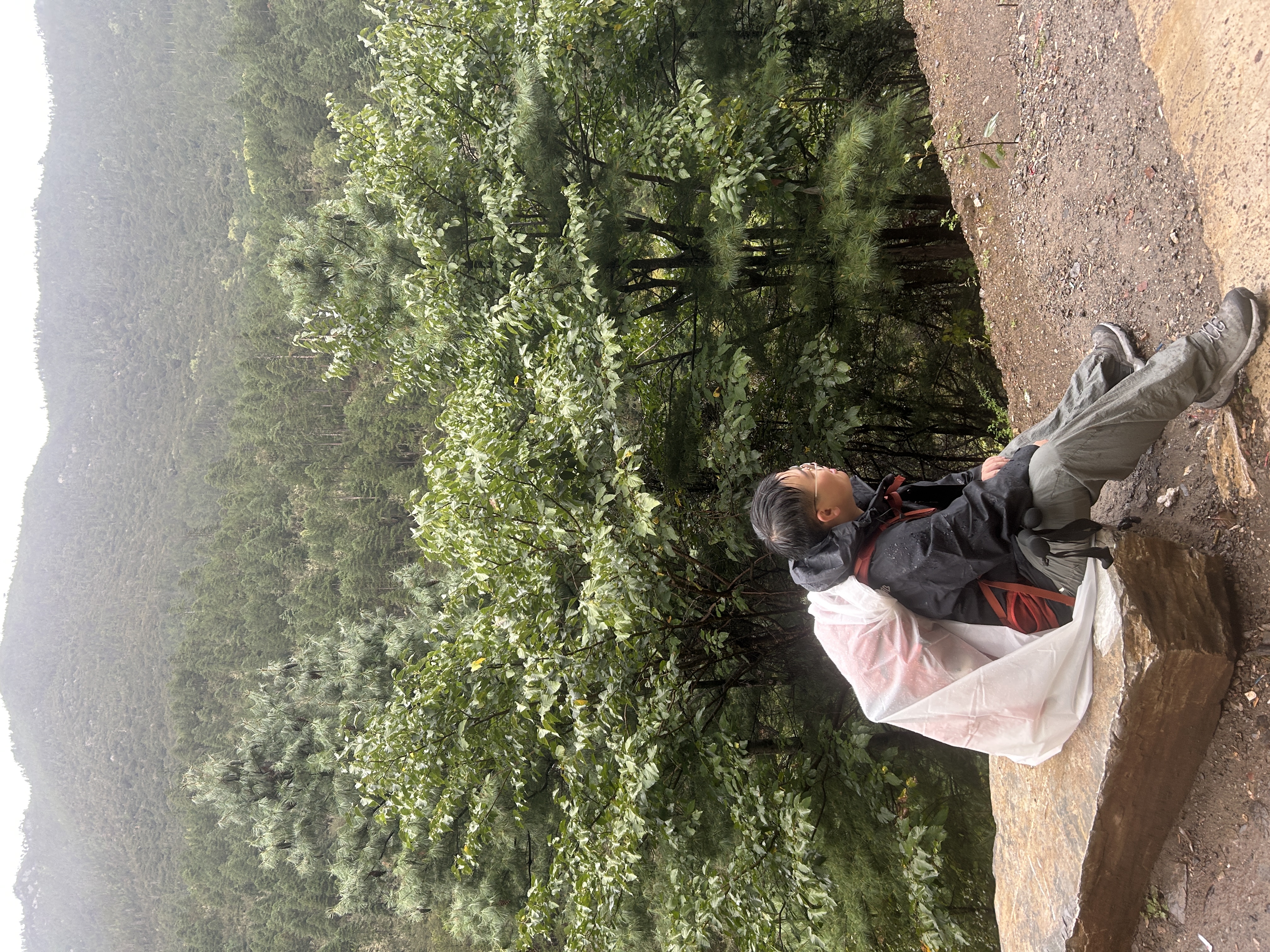 徒步的狼狈墨阳